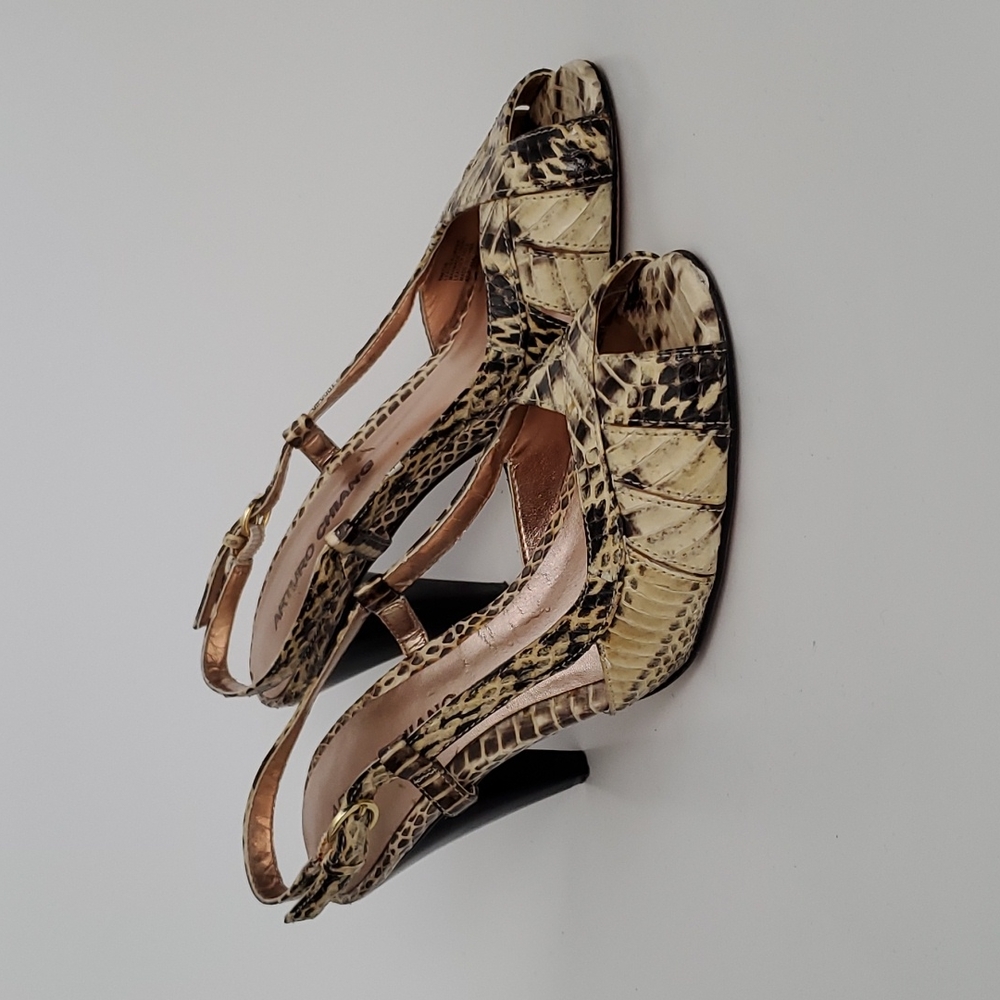 🤍 SOLD 🖤 Animal Print Sandals